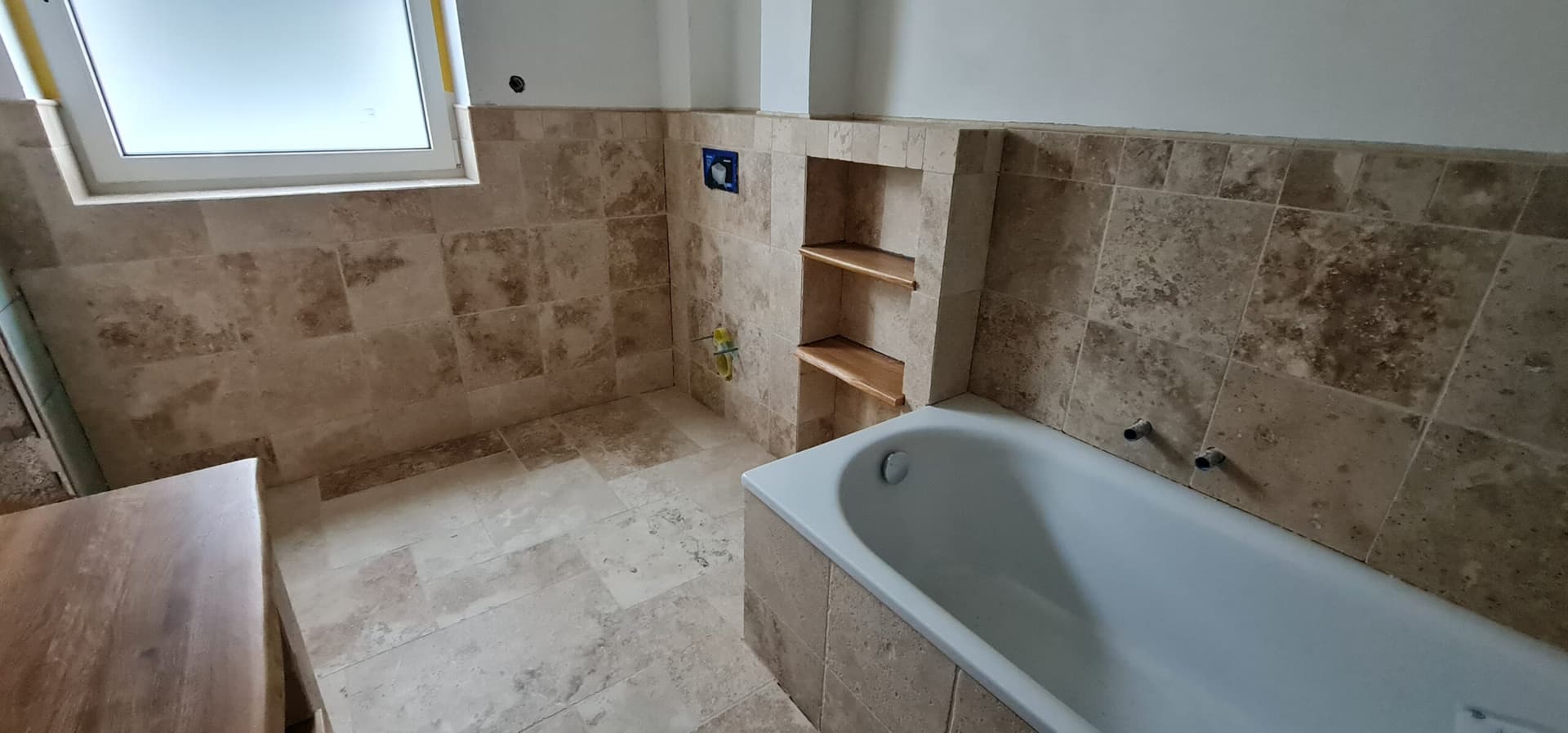 Badezimmer mit fachgerechter Abdichtung nach DIN 18534 – Fliesenleger Ingelheim Rheinhessen